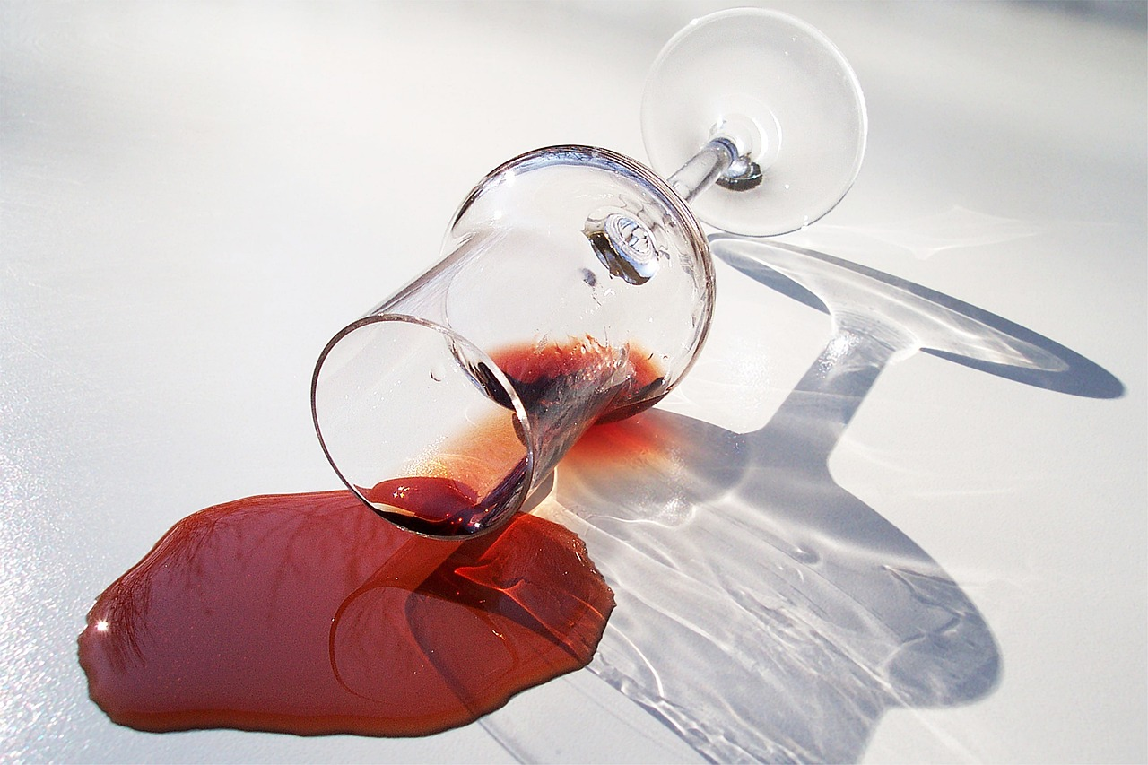 How to Remove Red Wine Stains From Clothes